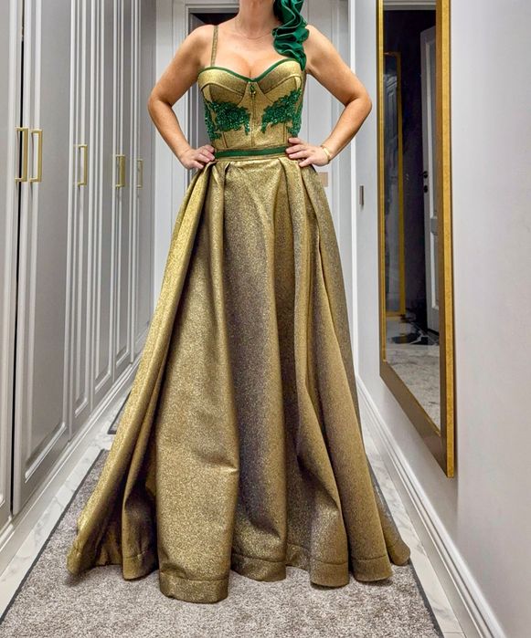 Rochie de nașa,făcută la comandă,M-L ,dar fiind cu corset merge și S