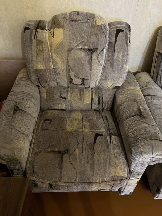 Два кресла срочно