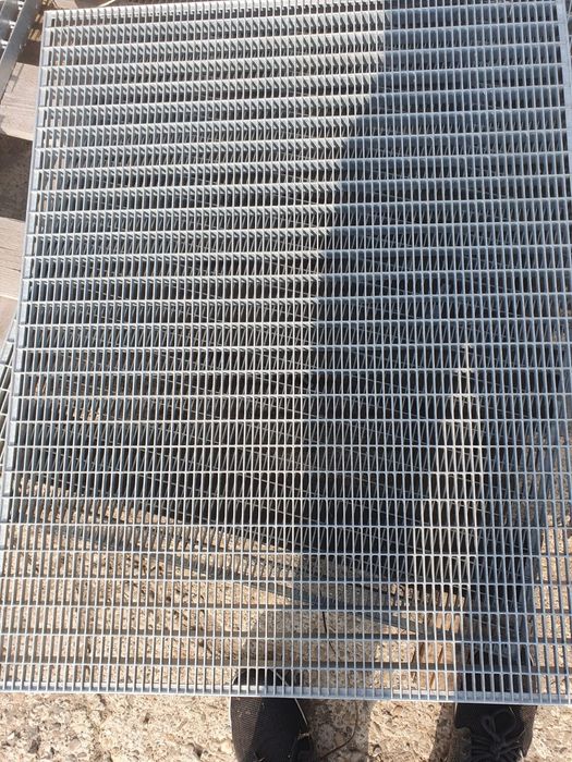 Grilaje zincate galvanizate