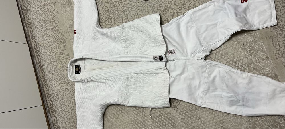 Продам кимоно для дзюдо сакура