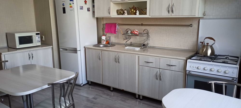 Центр! 2→1, 60м², у метро Ойбек около посольства Кореи, всё есть.