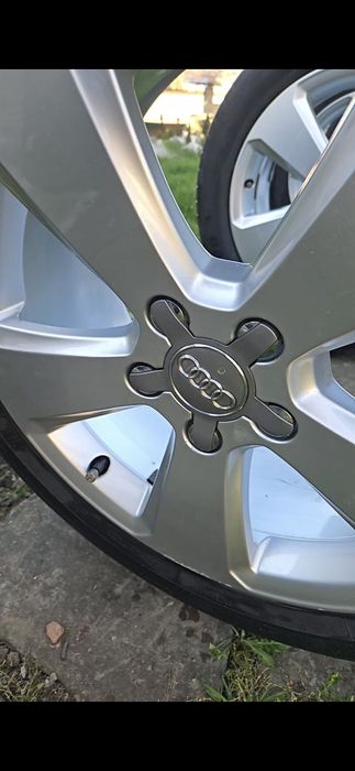 Оригинални джанти Audi 17 цола 7,5 J 51ET + летни Goodyear Efficent 215 55 DOT 2022 6-7mm грайфер