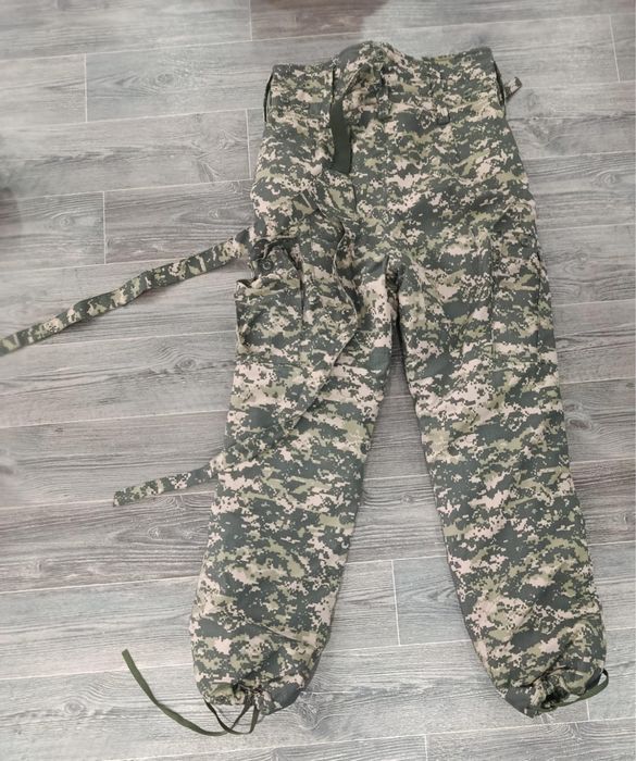 Продам зимнюю форму мультикам