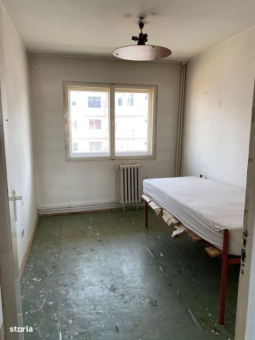 Apartament 4 camere 2 bai zona Vasile Aaron