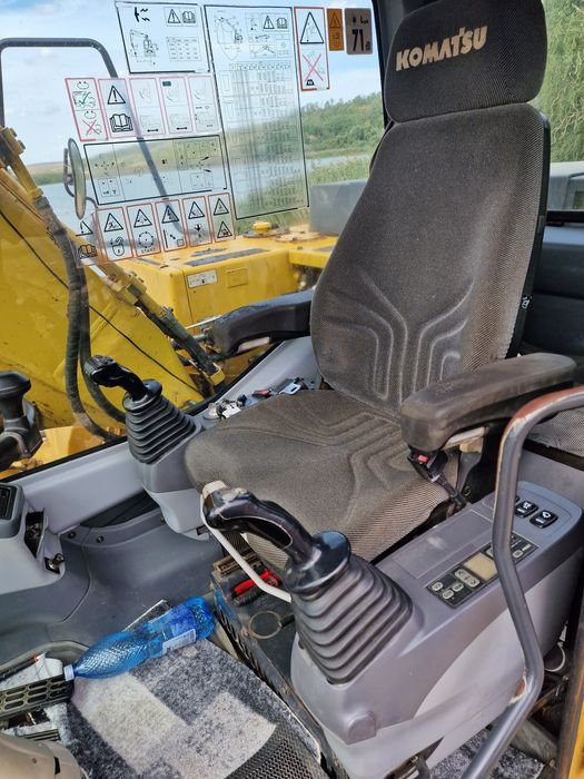 Excavator Komatsu pneuri 16.5 tone