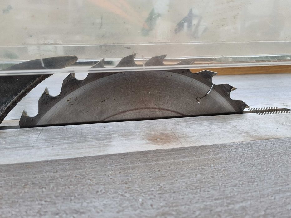 Circular pentru tivit cherestea