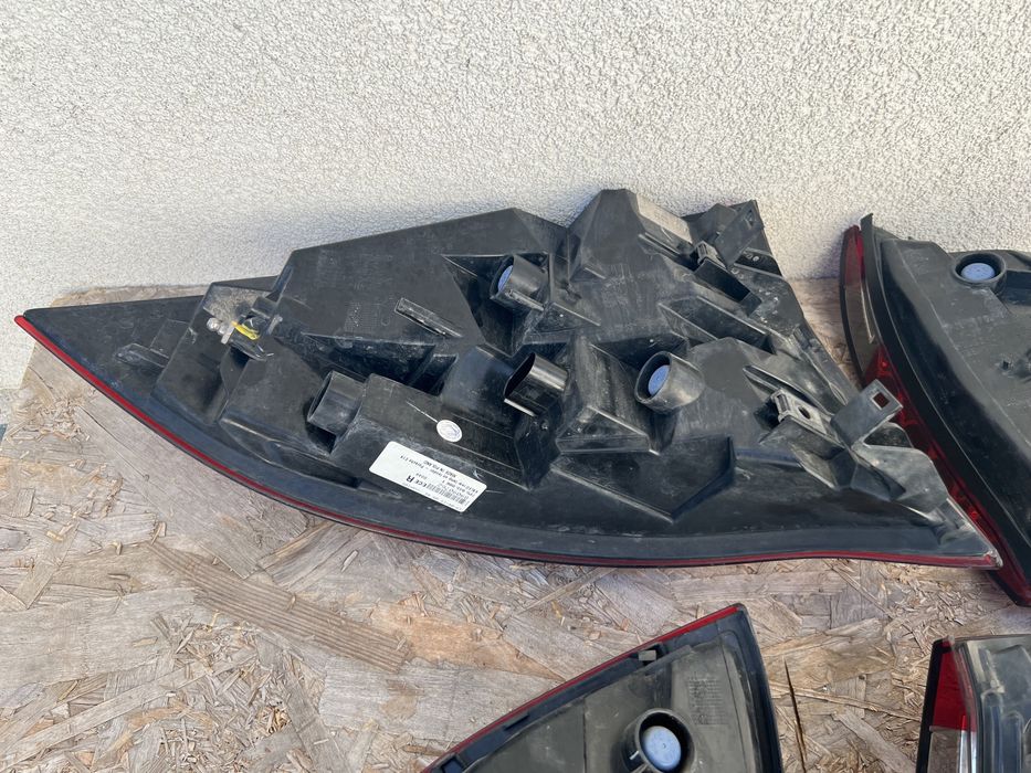 stop lampa tripla dreapta Porsche Cayenne 7P 2011-2014