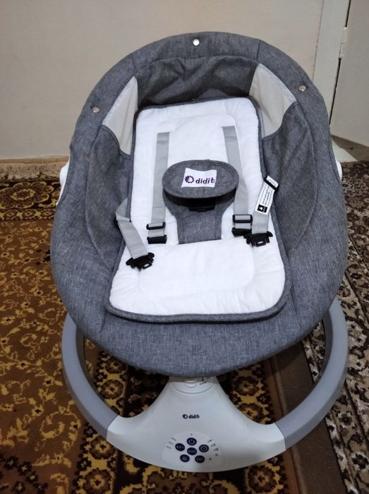 шезлонг- люлька + стульчик  для кормления