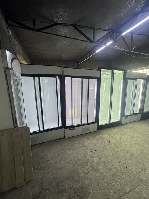 Витринный холодилник