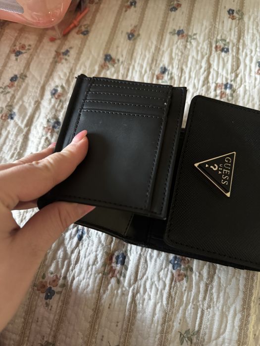 Продам оригинал кошелек Guess