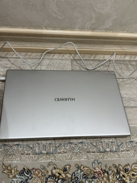 Ноутбук Huawei MateBook