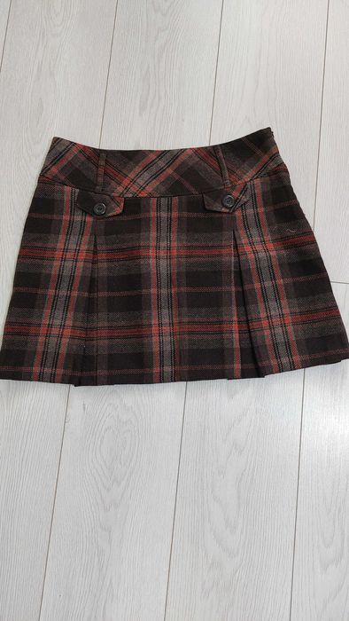 Fusta carouri maro scurta