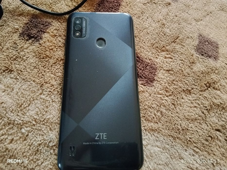 Продам смартфон ZTE A51 Blade 2/64 gb.