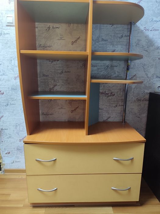 Продам шкаф с полками