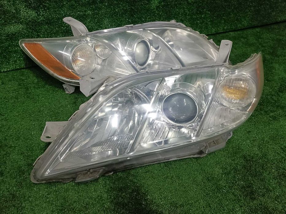 Оригинальные фары от Toyota Camry 40 Американец