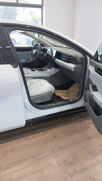 Leapmotor C01 elektr Premium dop opsiya 2025 Nalichi bor