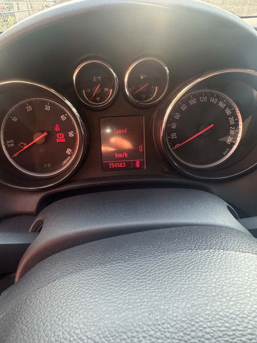 Opel Astra J 2011 1.3 CDTI