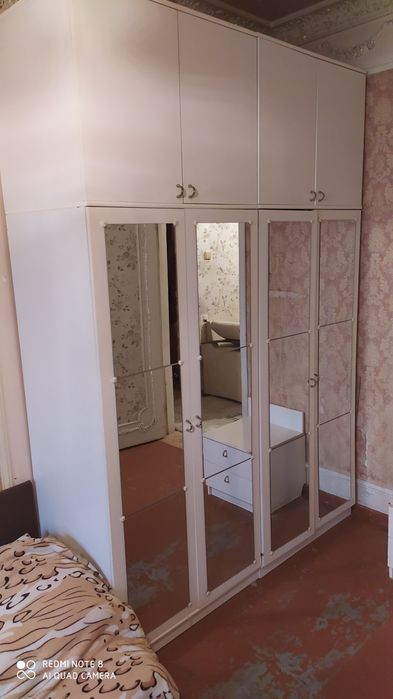 Продаётся гарнитур