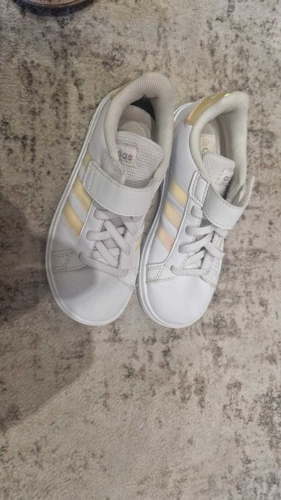 Маратонки Adidas за момиче