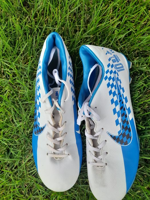 Продам бутсы 42 размер