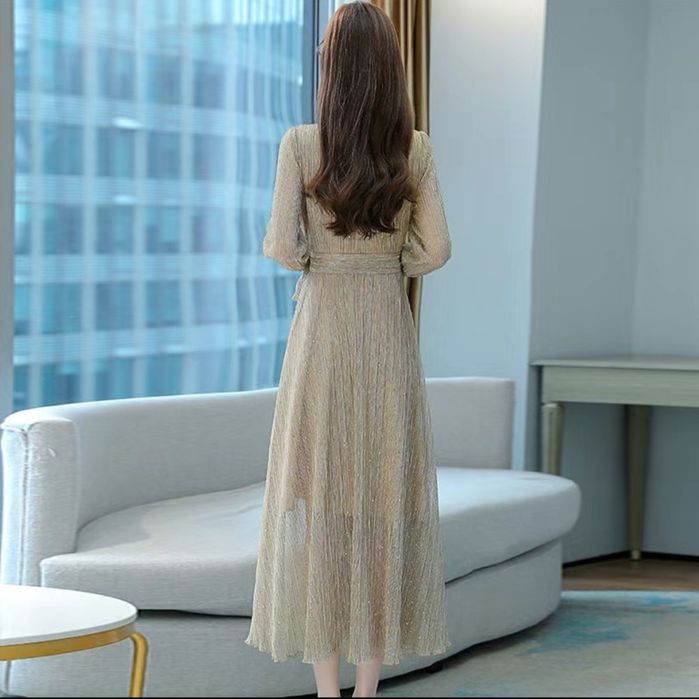 Блестящее платье