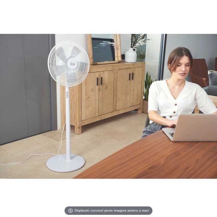 Ventilator alb cu picior Black+Decker 60 W