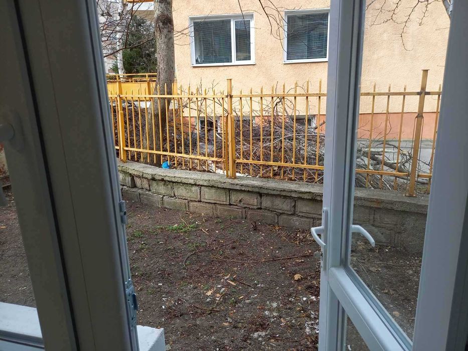 Дава се под наем Етаж от къща в Враца, Център - 45 кв.м за 178.5 € - Снимка #13