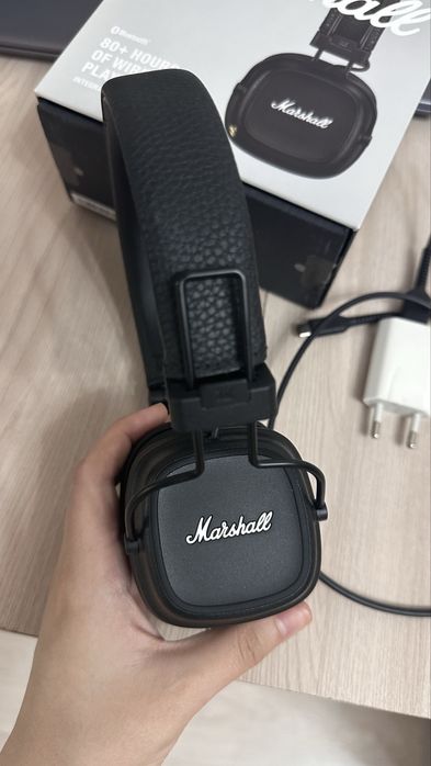 Продам наушкик Marshall Major lV