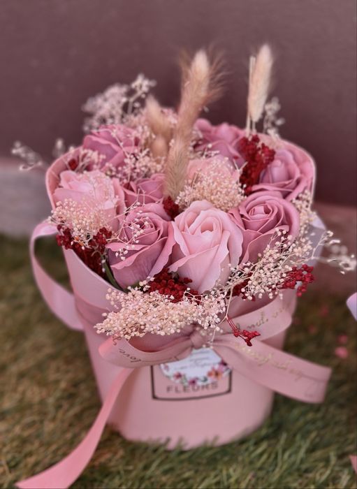 Ръчноизработена арабжировка със сапунени рози