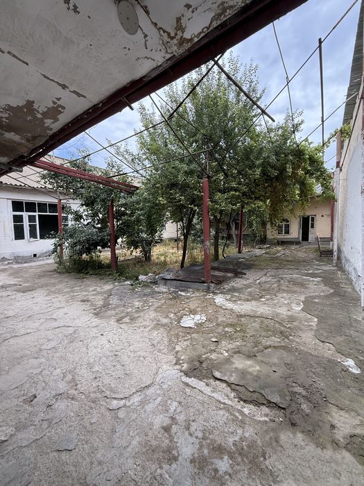 Xovli sotiladi Yagona darcha orqa kuchasida