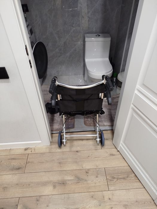 Инвалидная коляска