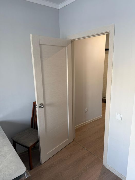 Межкомнатные двери (6 штук)