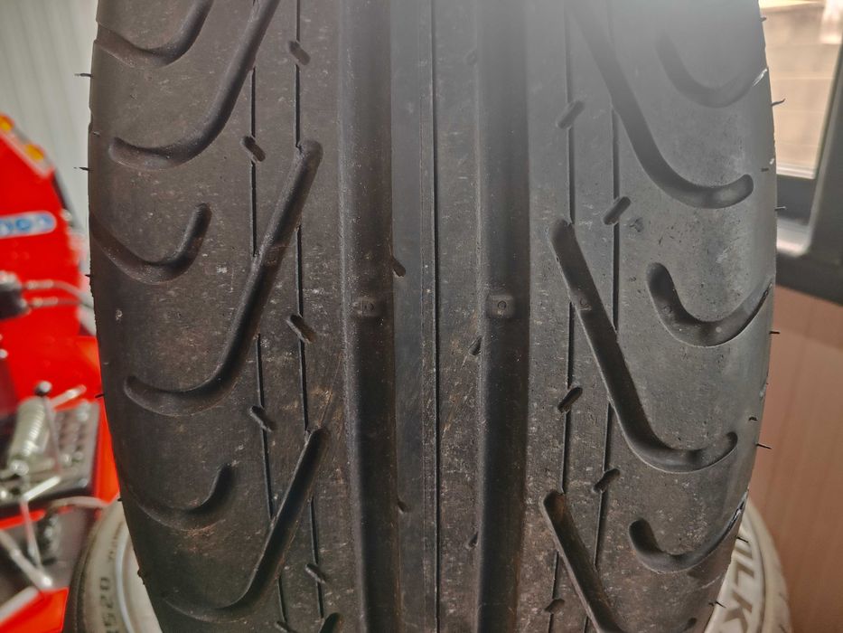2бр. летни гуми 225/35/19 Pirelli