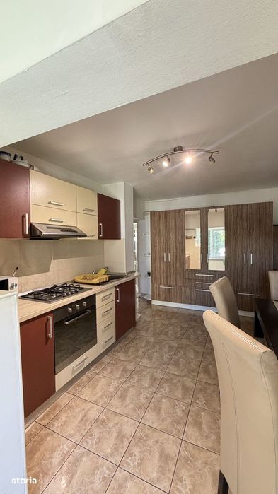 Apartament 2 camere, decomandat, dubla orientare, etaj 1, zona Nord