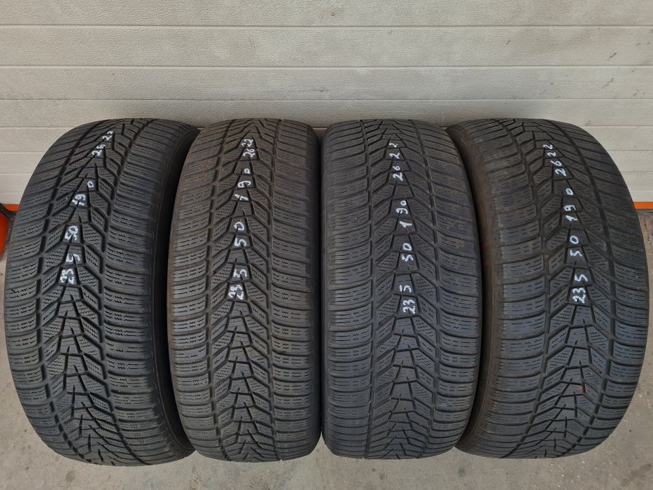 Зимни гуми 4 броя HANKOOK Winter Icept Evo3 235 55 R19 дот 2622