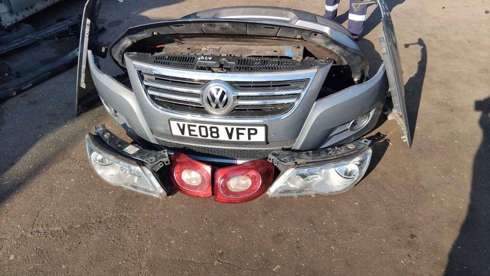 Bara fata Volkswagen Tiguan an 2009