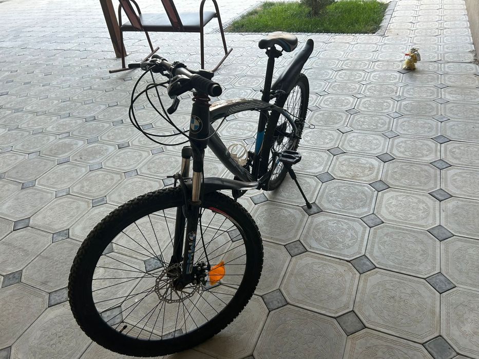 Продается велосипед бмв.