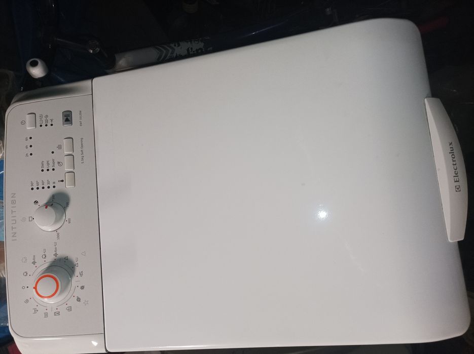 Пералня Electrolux с горно зареждане