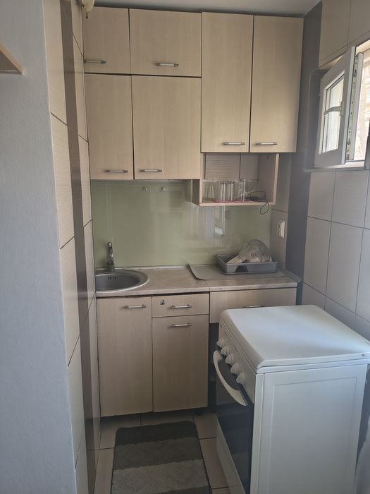 Închiriez garsonieră