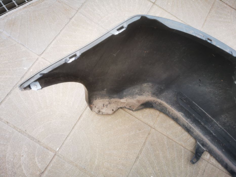 Задна броня Тойота Корола 2004г