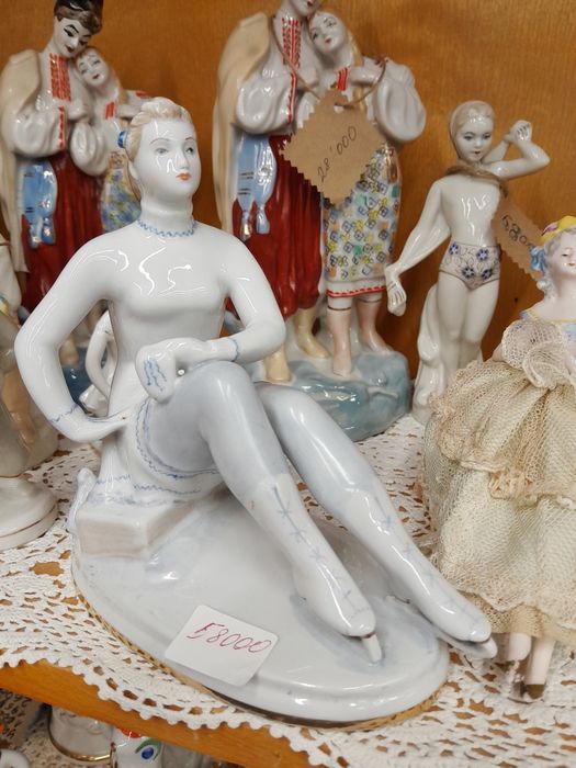 Фарфоровые статуэтки