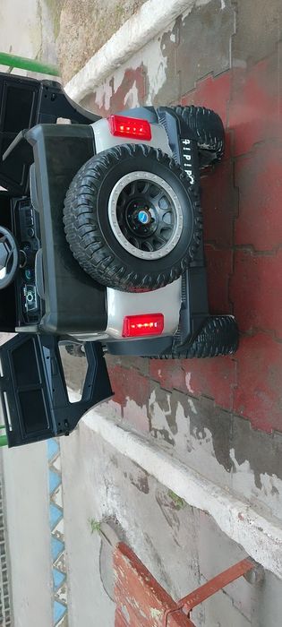 Bolalar uchun. Pultli moshina