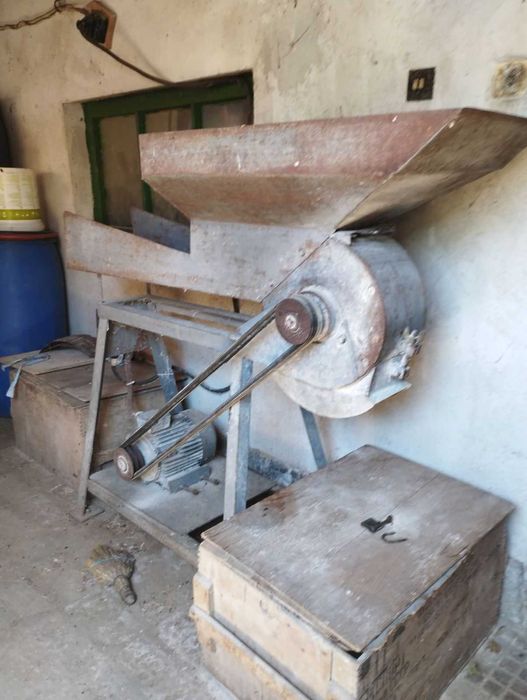 Трифазна фуражомелка за груб фураж и зърно 4KW