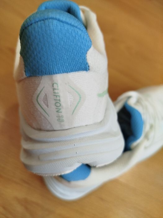 Продам кроссовки Hoka 37 размер