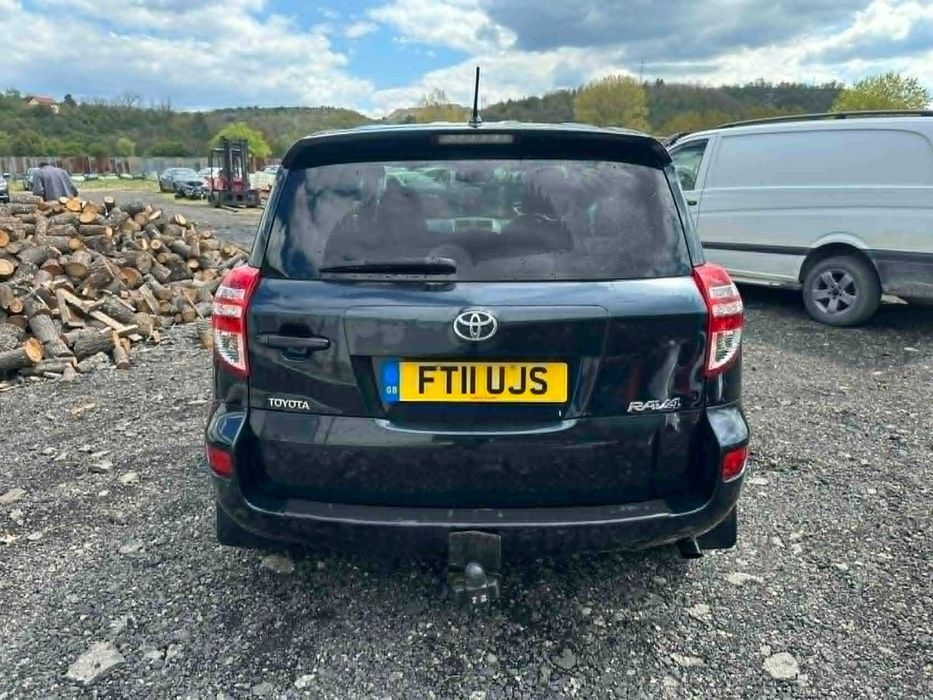 На Части Toyota RAV4, 2. 2 D-4D 150 к. с 4x4, дизел