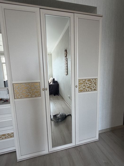 Продаю набор мебели для прихожей