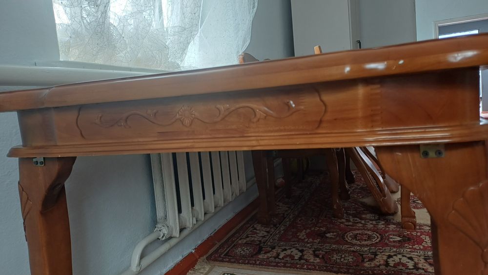 Продам стол и 4 стула