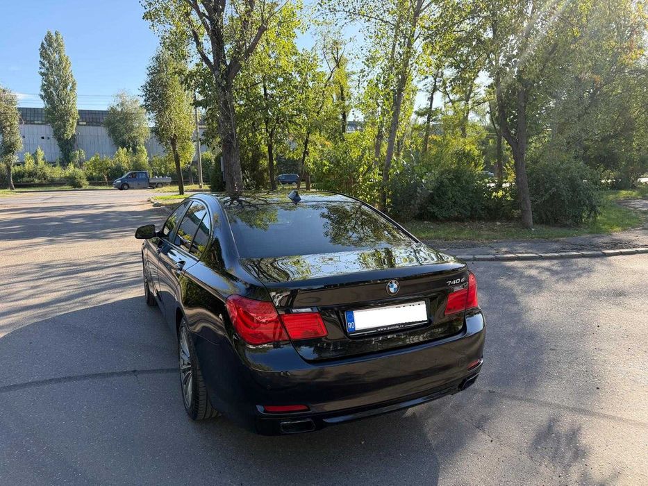 BMW 740d xDrive – 2012 – Stare impecabila