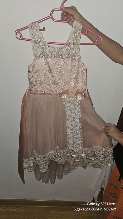 Продам платья.,.