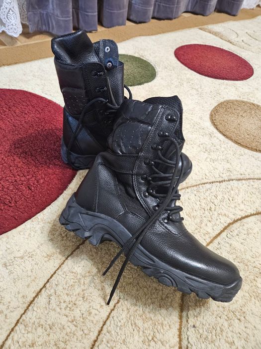 Берцы 39 размер.